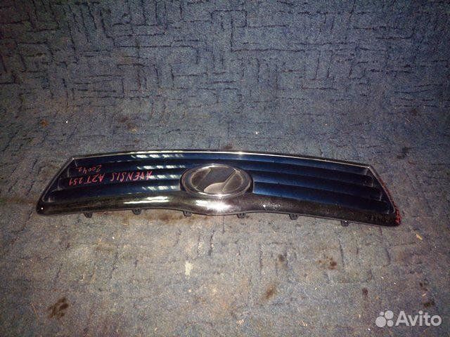 Решетка радиатора toyota avensis AZT250 1azfse