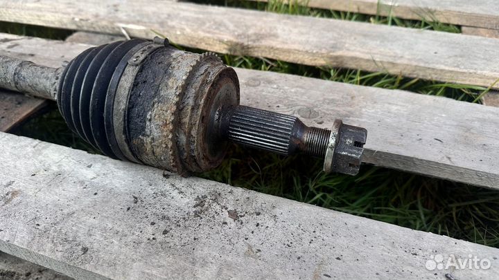 Привод (полуось ) передний правый Mitsubishi