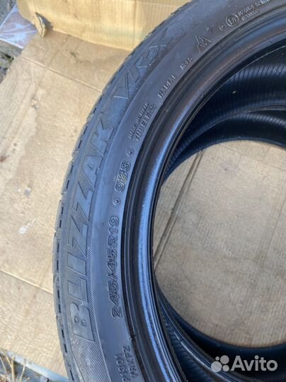 Bridgestone Blizzak VRX 245/45 R19