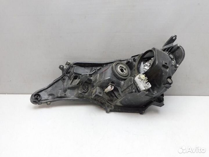 Фара правая Toyota RAV4