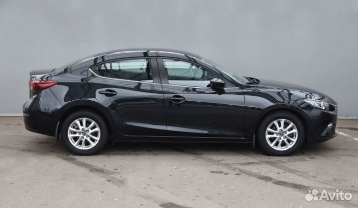 В разборе Mazda 3