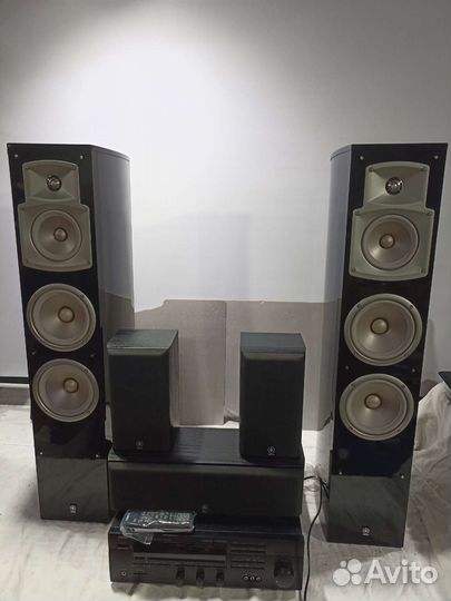 Колонки Yamaha NS-555 и ресивер Yamaha RX-V590