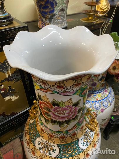 Винтажная напольная ваза в стиле шинуазри