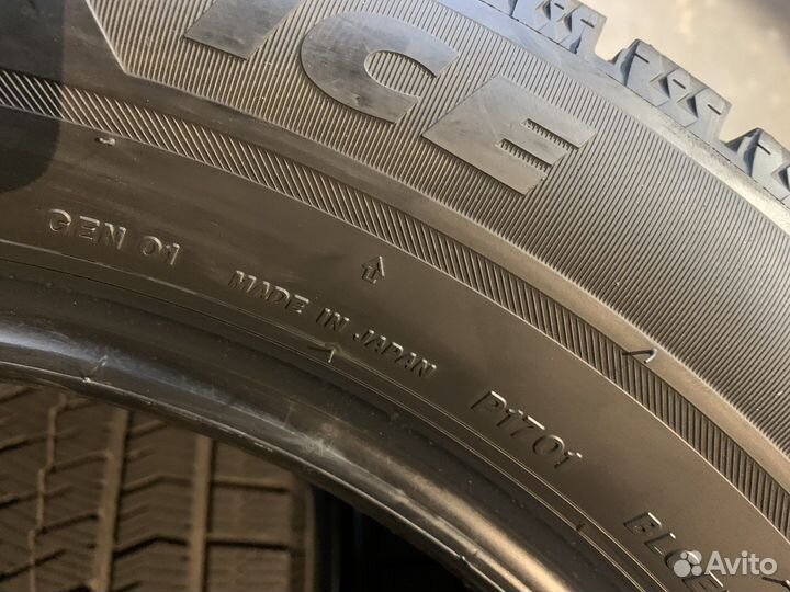 Bridgestone Blizzak Ice 215/55 R16 93S