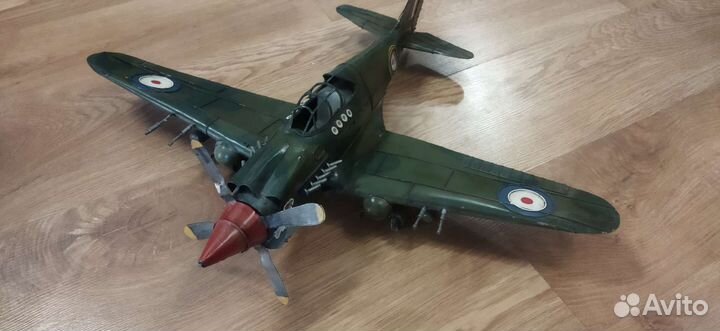 Декоративный металлический самолет