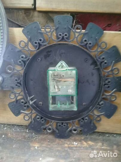 Часы работают