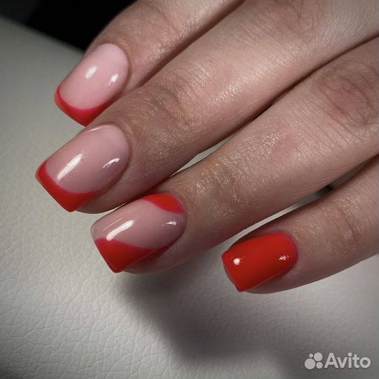 Педикюр с покрытием лаком