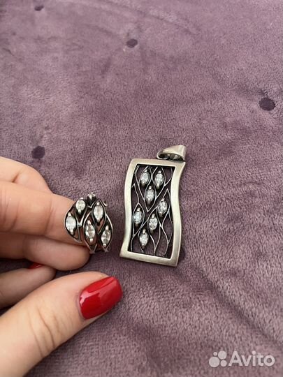 Серебряное кольцо и подвеска с цирконами