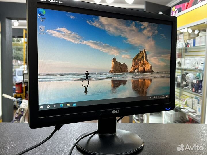 ЖК Монитор LG 19