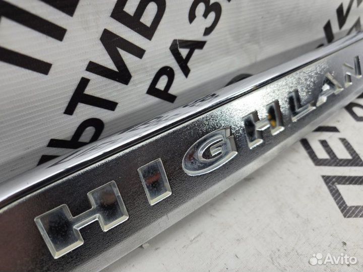 Молдинг крышки багажника Toyota Highlander 2 40