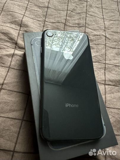 iPhone 8, 64 ГБ