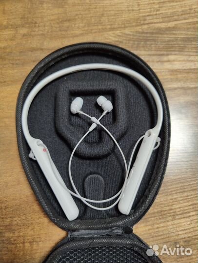 Беспроводные наушники Sony wi-c400