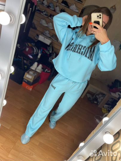 Спортивный костюм женский