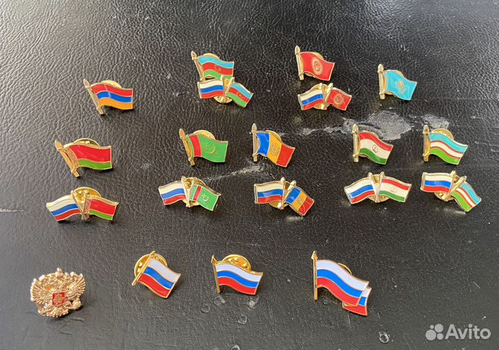 Значки с флагами России И стран снг