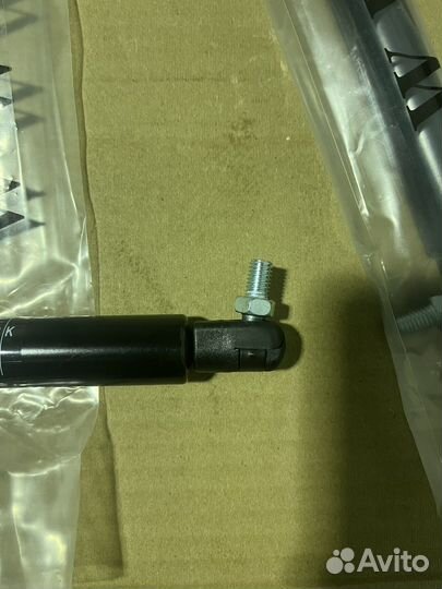 Газовые упоры багажника Лада Нива цена за пару