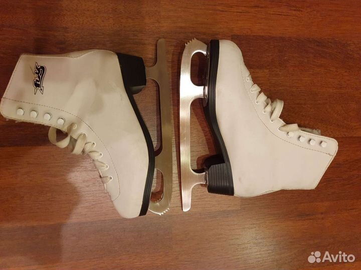 Коньки фигурные 38 размер
