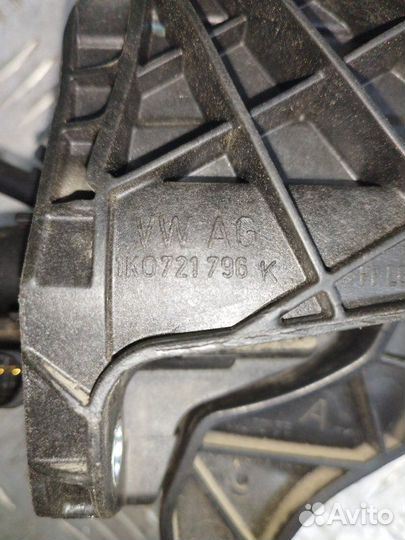 Педаль сцепления Volkswagen Tiguan внедорожник