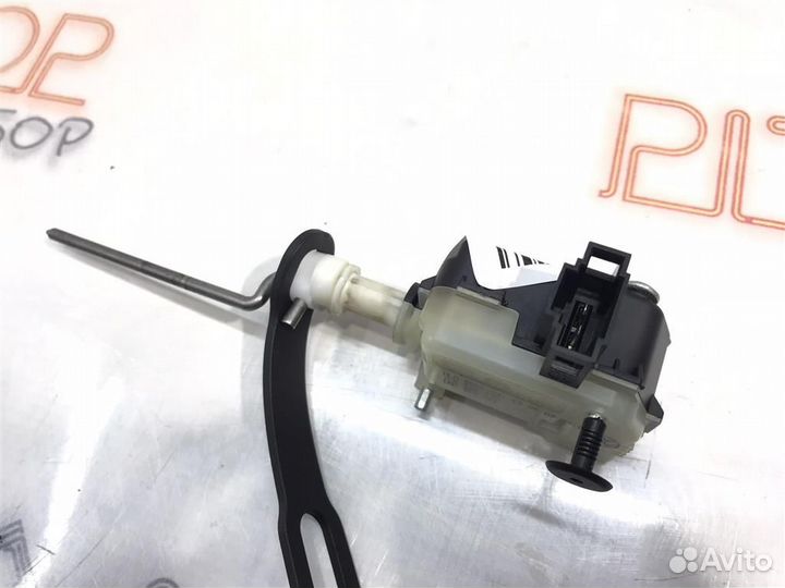 Замок лючка бензобака Porsche Cayenne 9PA (957) 2