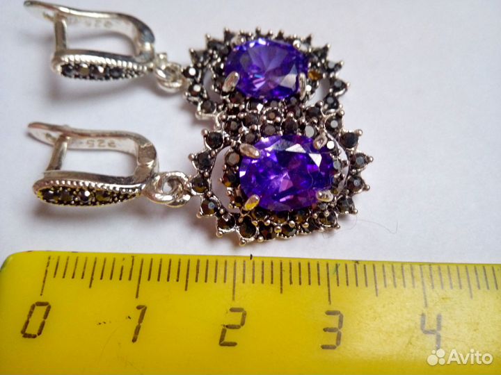 Серьги и перстень. Набор бижутерии