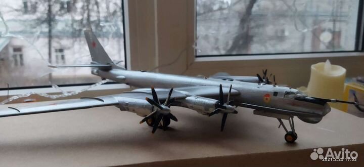 Копия-модель самолёта Ту 142.масштаб 1:144