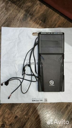Корпус для пк thermaltake панель
