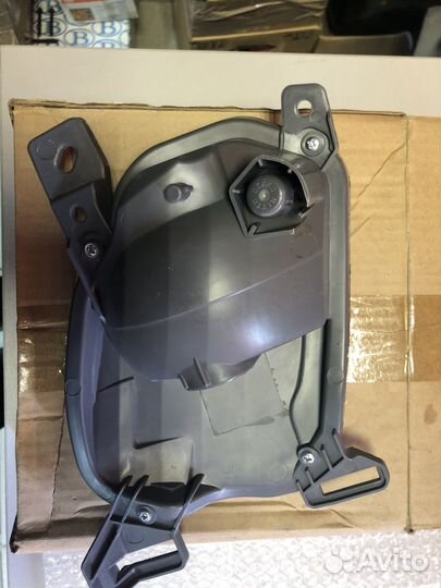 Фонарь птф задний правый Toyota Highlander 2