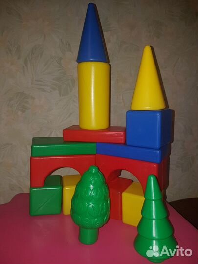 Кубики пластмассовые (размер кубика 88 см)