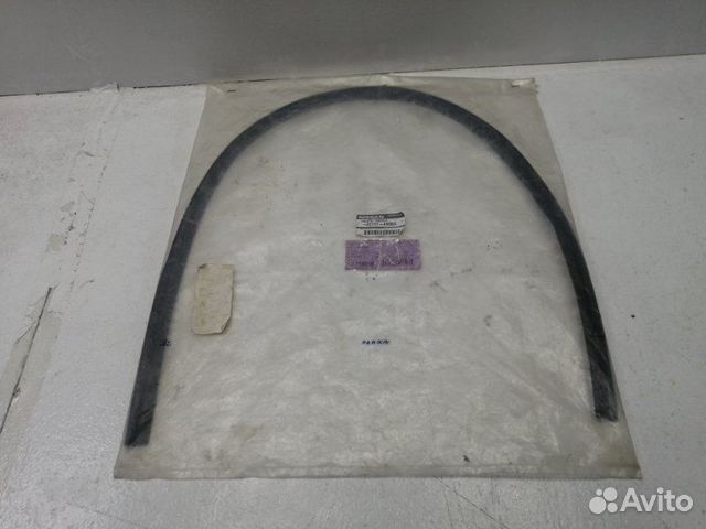 Молдинг лобового стекла Nissan Pathfinder R51M