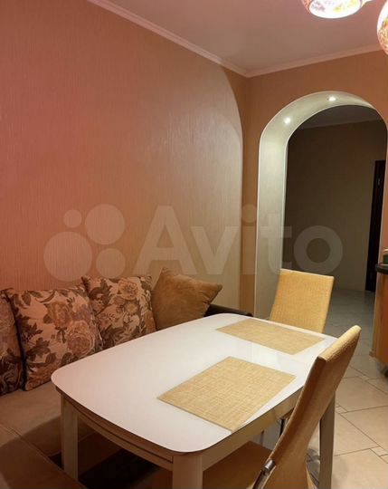 2-к. квартира, 70,4 м², 4/10 эт.