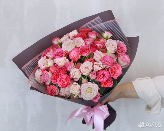 Букет из 15 кустовых роз нежный микс 40 см (Кения)