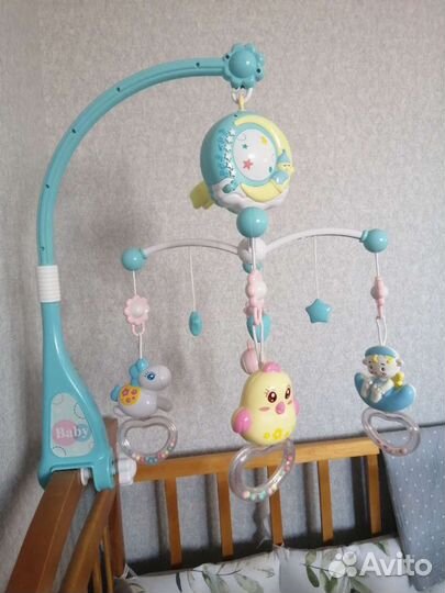 Мобиль на детскую кроватку