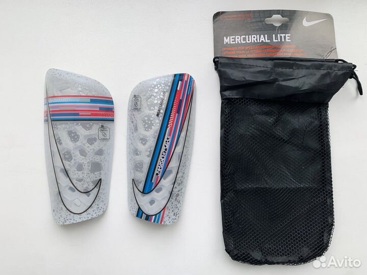 Щитки футбольные