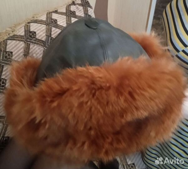 Шапка с мехом и натуральной кож