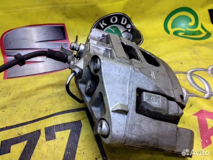 Суппорт передний правый Audi A6 универсал 2.8 CCE