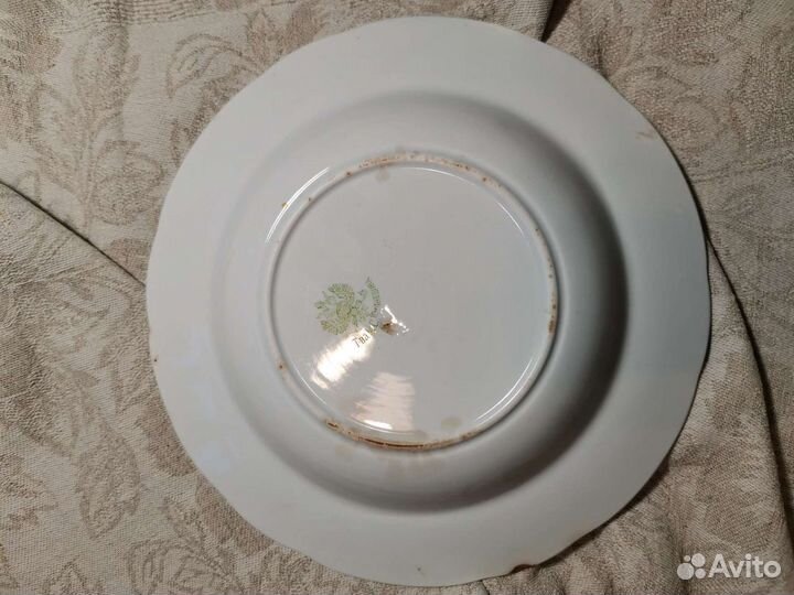 Тарелка Т-ва М. С. Кузнецова