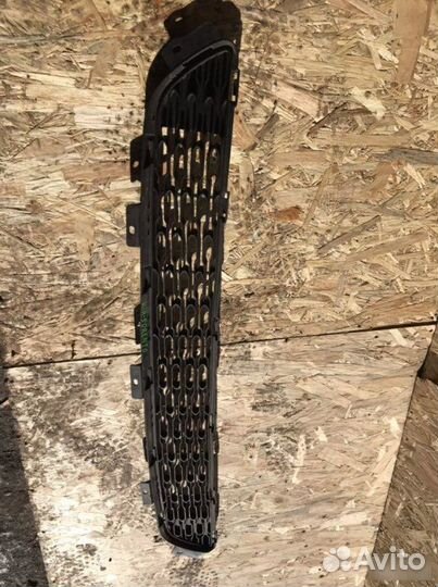 Решетка бампера передняя Kia Sorento