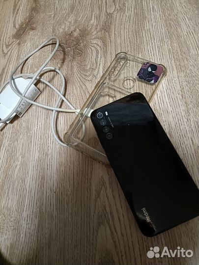 На продаже телефон Redmi note 8 2021