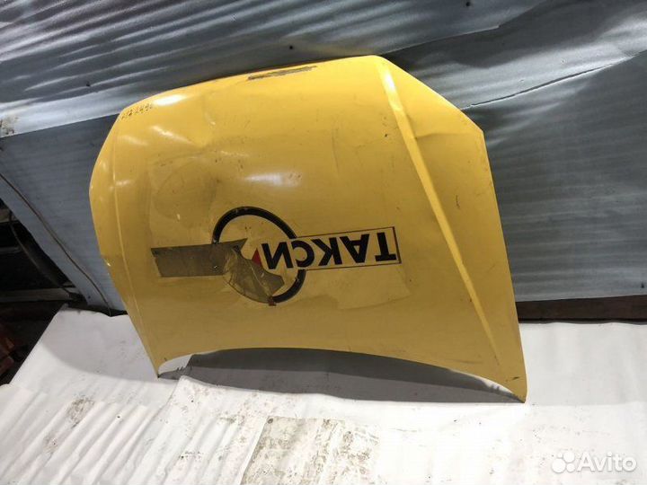 Капот с дефектом Volkswagen