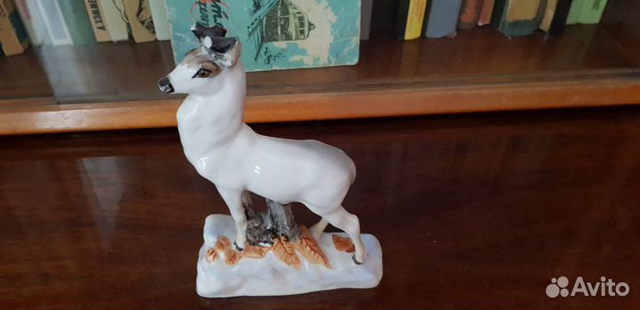 Олень, фарфор