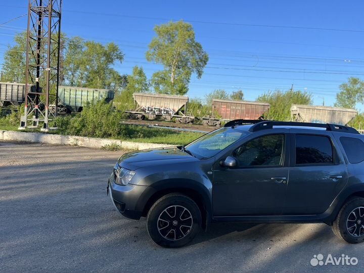 Renault Duster 2.0 МТ, 2021, битый, 58 000 км