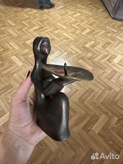 Статуэтка подсвечник