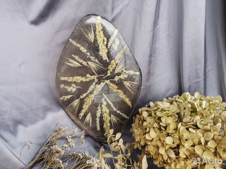 Подставка из эпоксидной смолы с сухоцветами