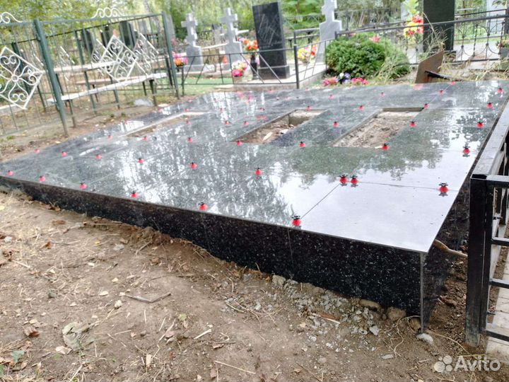 Памятники на могилу из гранита