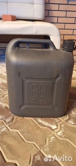 Канистра для бензина 20л пластиковая