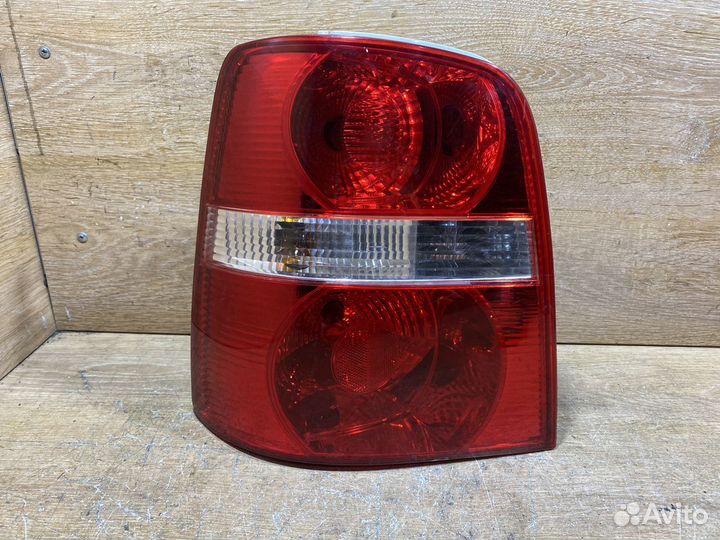 Фонарь задний левый VW Touran Арт. 111113