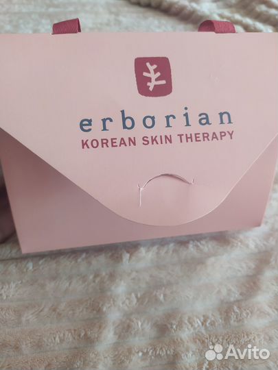 Erborian, Clarins, Golden Hotel, Givenchy, пакетом