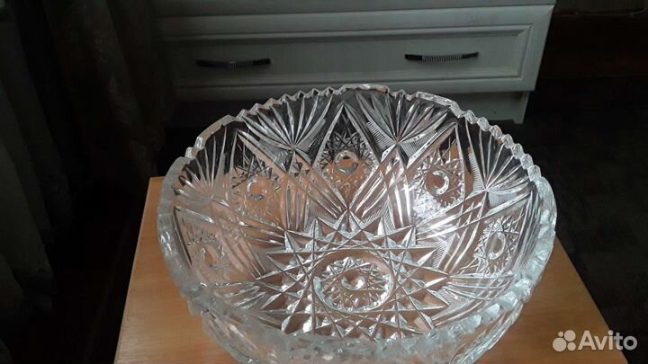 Хрустальная ваза