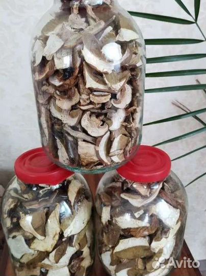 Грибы сушеные и маринованные
