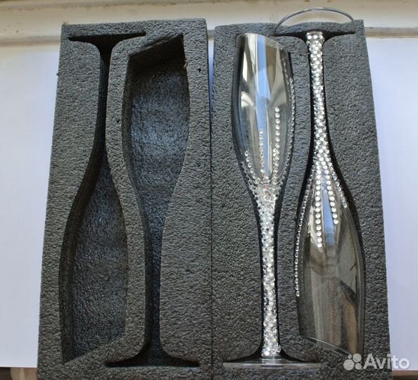 Свадебные бокалы (фужеры) стильные со стразами