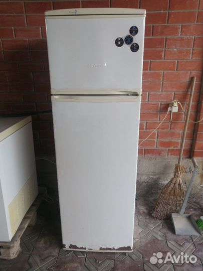 Холодильник б/у